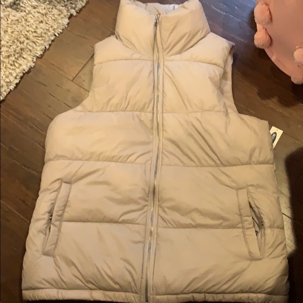 Nude pink puffer vest
